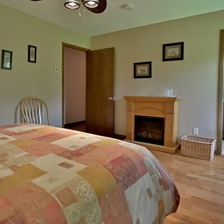 Ranch St-Hubert Bed & Breakfast Saint-Hermenegilde Exterior photo